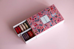 12 db-os macaron válogatás 'Wonderland' díszdobozban