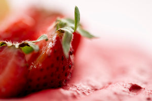 MACARON TORTA 'Fraise - Rhubarb'