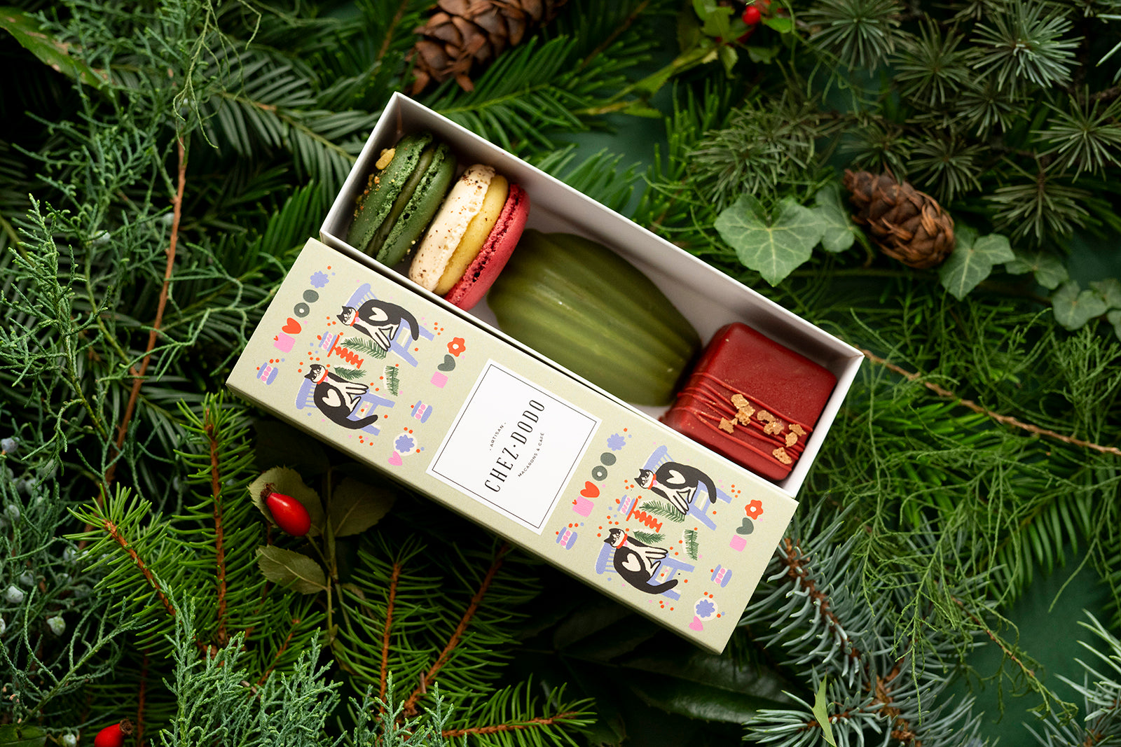 Ünnepi desszertválogatás 'Cats' díszdobozban kicsi (zöld)