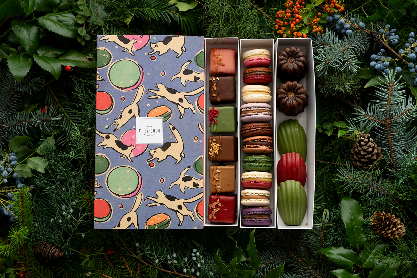 Ünnepi desszertválogatás 'Cats' díszdobozban nagy